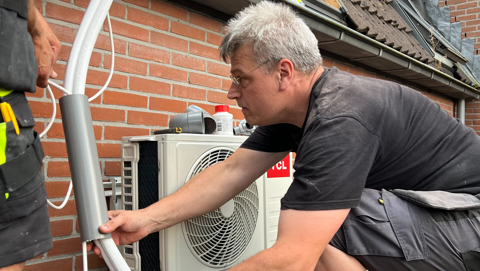 Airco installatie en onderhoud in Hengelo Enschede en Overijssel - monteur